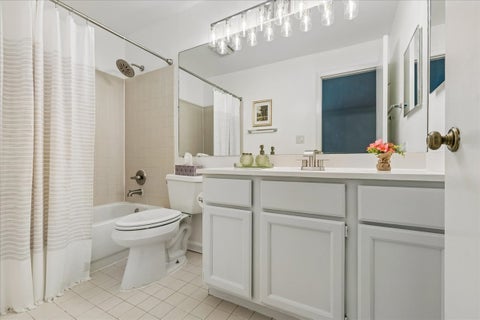 Tiny photo for 514 E Windgate Court #D, Arlington Heights, IL 60005 (MLS # 12725097)