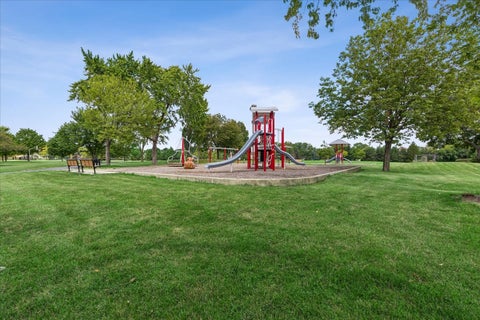 Tiny photo for 514 E Windgate Court #D, Arlington Heights, IL 60005 (MLS # 12725097)