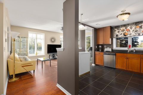 Tiny photo for 845 E 22nd Street #b105, Lombard, IL 60148 (MLS # 12494830)