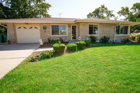 Photo of 2011 Douglas Street, Joliet, IL 60435 (MLS # 12741138)