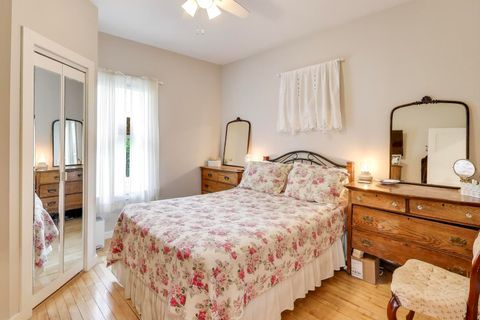 Tiny photo for 121 W Fremont Street, Arlington Heights, IL 60004 (MLS # 12509434)