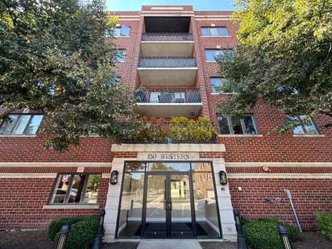 Photo of 450 S Western Avenue #505, Des Plaines, IL 60016 (MLS # 12798197)