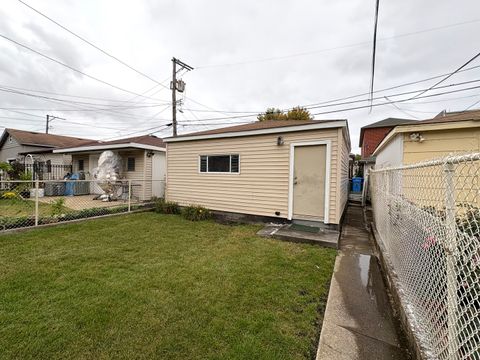 Tiny photo for 1220 W 32nd Place, Chicago, IL 60608 (MLS # 12491918)