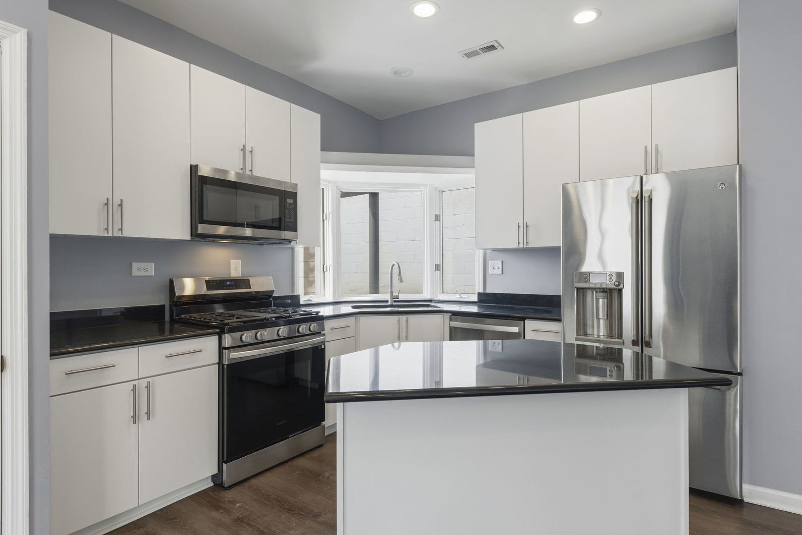 1016 N Marshfield Avenue 4