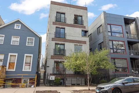 Photo of 1016 N Marshfield Avenue #4, Chicago, IL 60622 (MLS # 12601090)