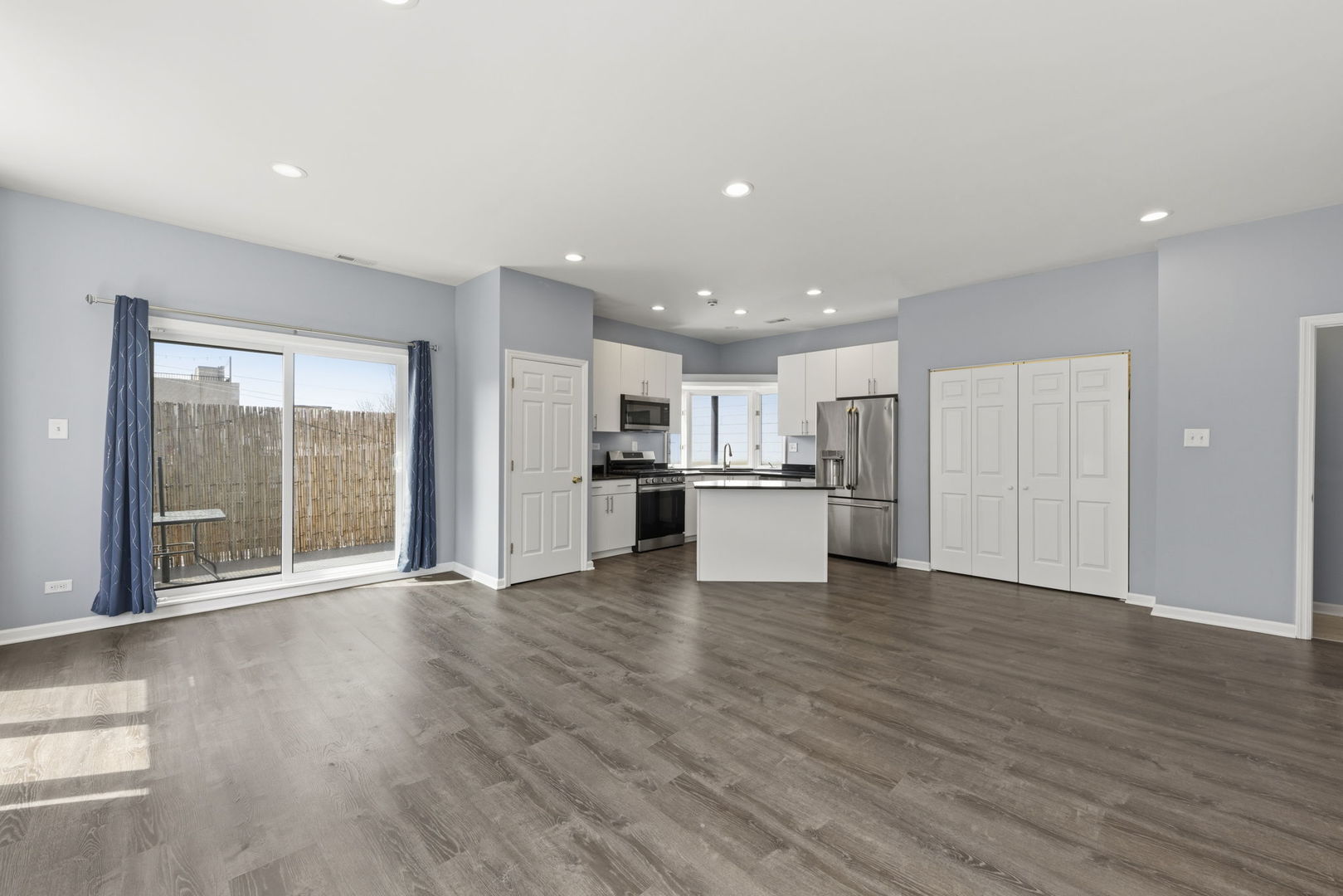 1016 N Marshfield Avenue 4