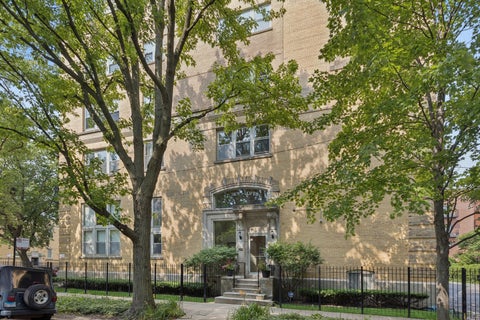 Photo of 3900 N Claremont Avenue #205, Chicago, IL 60618 (MLS # 12714221)