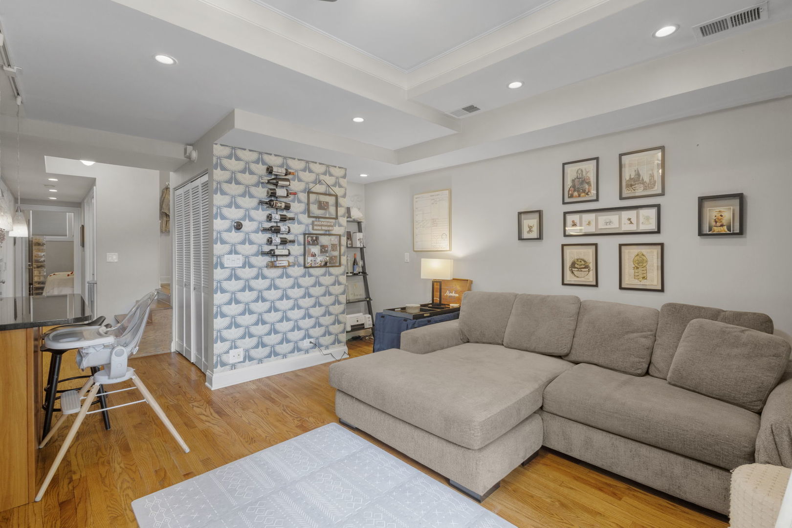 4422 N ASHLAND Avenue G