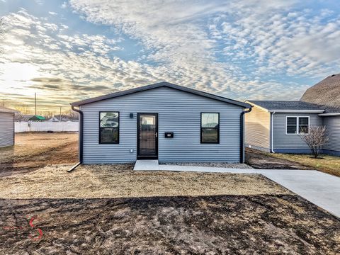 Tiny photo for 309 19th Avenue, Ottawa, IL 61350 (MLS # 12569789)