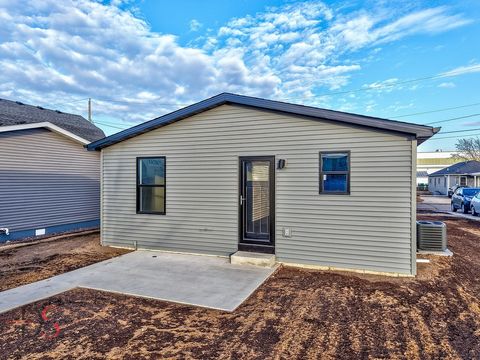 Tiny photo for 309 19th Avenue, Ottawa, IL 61350 (MLS # 12569789)