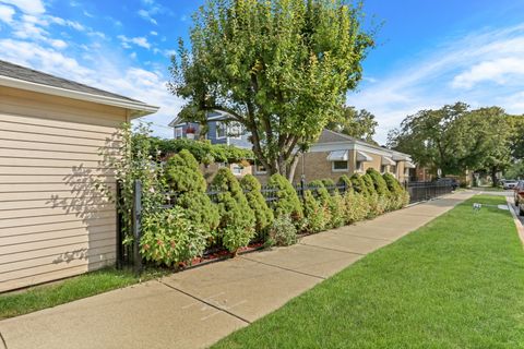 Tiny photo for 4858 W Strong Street, Chicago, IL 60630 (MLS # 12466384)