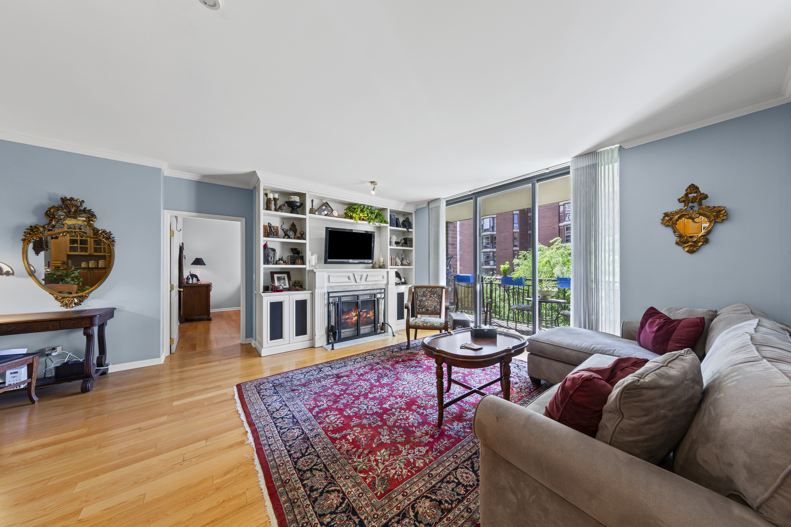 55 W Delaware Place 608