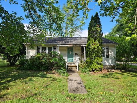Photo of 621 N 7th Street, Herrin, IL 62948 (MLS # 12634242)