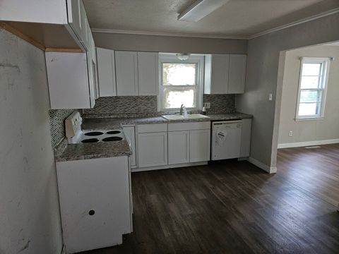 Tiny photo for 621 N 7th Street, Herrin, IL 62948 (MLS # 12634242)