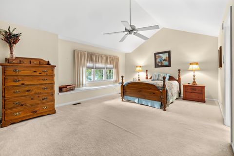 Tiny photo for 806 Norge Parkway, Fox River Grove, IL 60021 (MLS # 12480353)