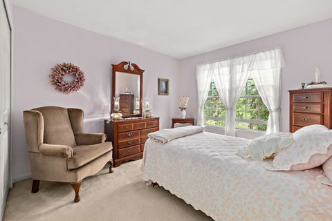 Tiny photo for 806 Norge Parkway, Fox River Grove, IL 60021 (MLS # 12480353)