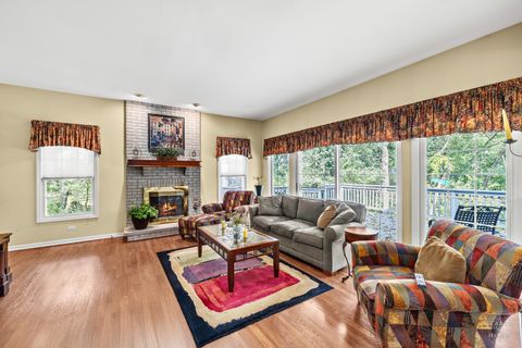 Tiny photo for 806 Norge Parkway, Fox River Grove, IL 60021 (MLS # 12480353)