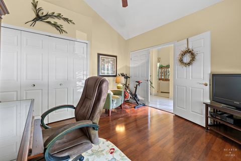 Tiny photo for 806 Norge Parkway, Fox River Grove, IL 60021 (MLS # 12480353)