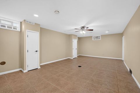 Tiny photo for 49 Kenwood Avenue, Davenport, IA 52803 (MLS # 100000042)