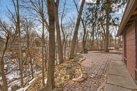 Tiny photo for 49 Kenwood Avenue, Davenport, IA 52803 (MLS # 100000042)