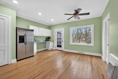 Tiny photo for 49 Kenwood Avenue, Davenport, IA 52803 (MLS # 100000042)