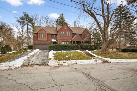 Tiny photo for 49 Kenwood Avenue, Davenport, IA 52803 (MLS # 100000042)