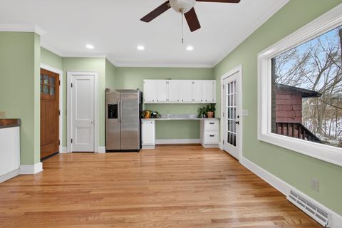 Tiny photo for 49 Kenwood Avenue, Davenport, IA 52803 (MLS # 100000042)