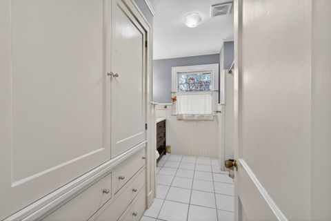 Tiny photo for 49 Kenwood Avenue, Davenport, IA 52803 (MLS # 100000042)