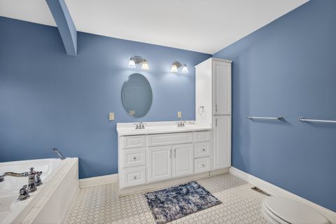 Tiny photo for 49 Kenwood Avenue, Davenport, IA 52803 (MLS # 100000042)