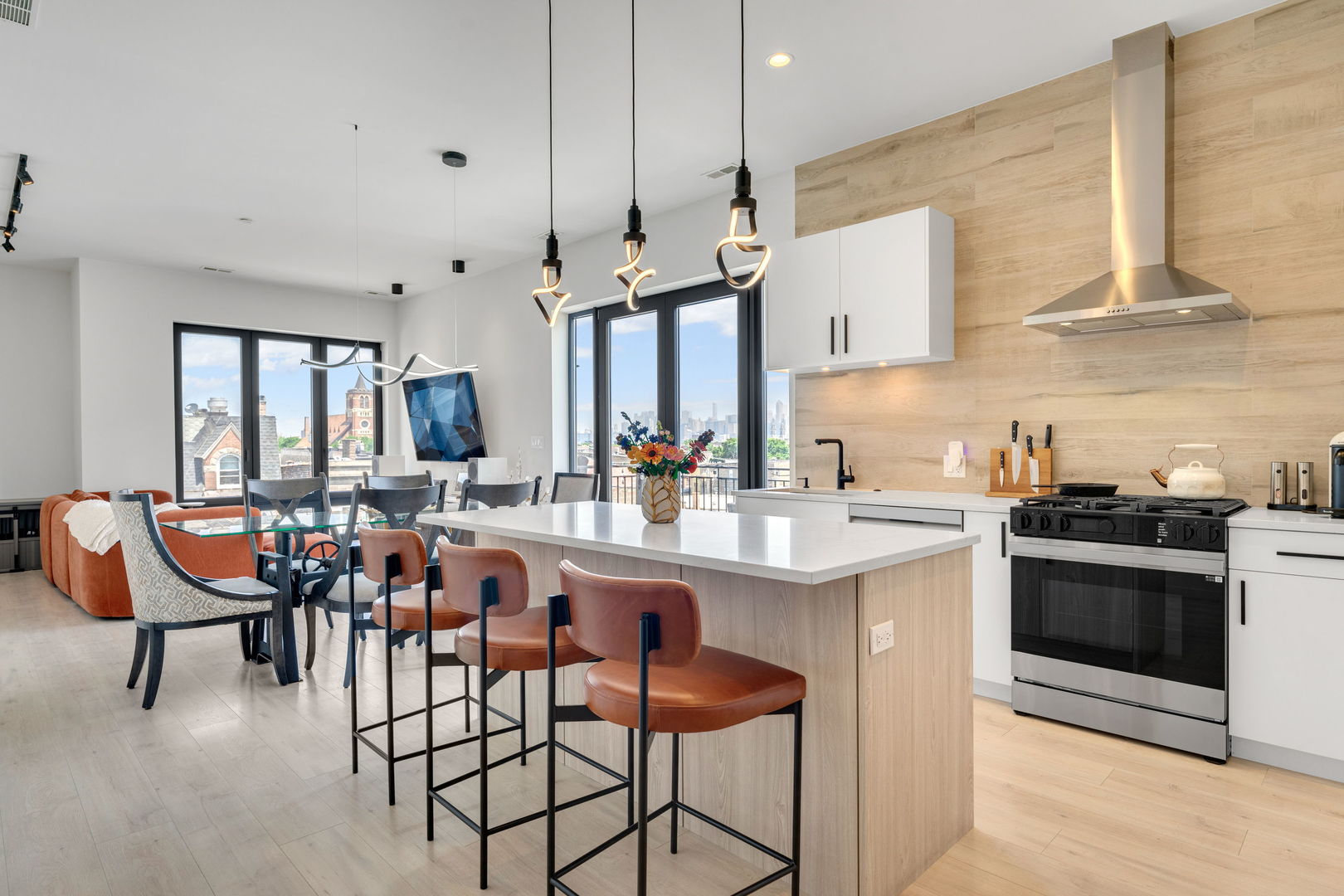 2135 W Cermak Road 4N-PH