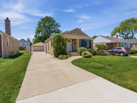 Tiny photo for 7648 N Osceola Avenue, Niles, IL 60714 (MLS # 12688444)