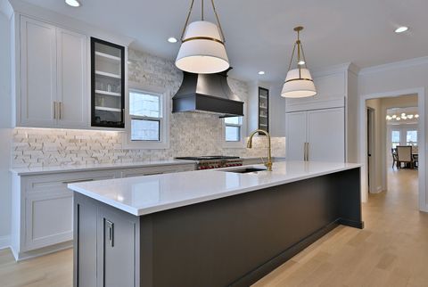 Tiny photo for 254 E South Street, Elmhurst, IL 60126 (MLS # 12567394)