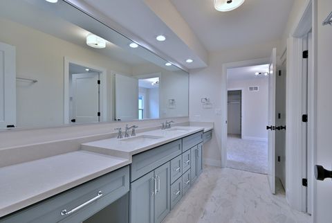 Tiny photo for 254 E South Street, Elmhurst, IL 60126 (MLS # 12567394)