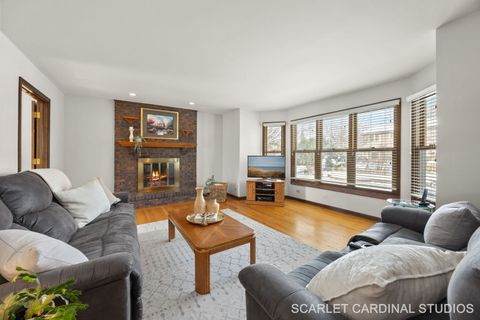 Tiny photo for 307 Leeds Court, Naperville, IL 60565 (MLS # 12529083)