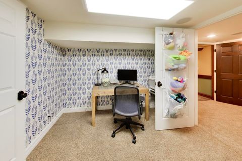 Tiny photo for 713 N Beverly Lane, Arlington Heights, IL 60004 (MLS # 12658952)