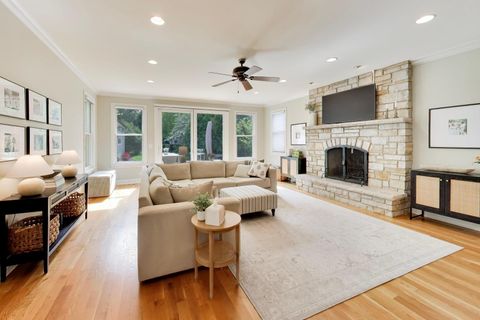 Tiny photo for 713 N Beverly Lane, Arlington Heights, IL 60004 (MLS # 12658952)