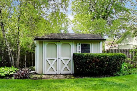 Tiny photo for 713 N Beverly Lane, Arlington Heights, IL 60004 (MLS # 12658952)