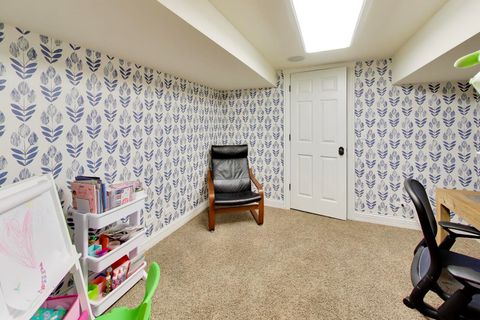 Tiny photo for 713 N Beverly Lane, Arlington Heights, IL 60004 (MLS # 12658952)