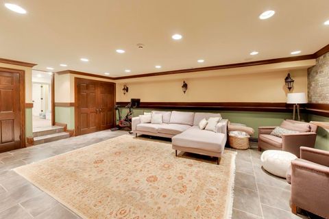 Tiny photo for 713 N Beverly Lane, Arlington Heights, IL 60004 (MLS # 12658952)