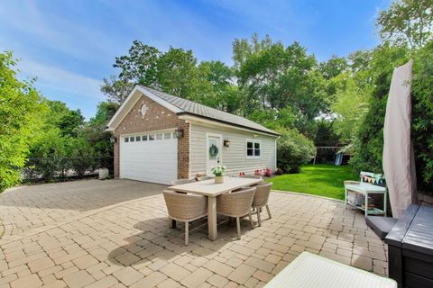 Tiny photo for 713 N Beverly Lane, Arlington Heights, IL 60004 (MLS # 12658952)