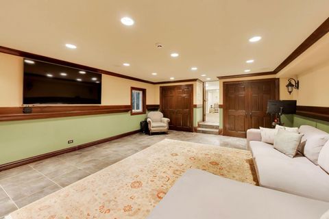 Tiny photo for 713 N Beverly Lane, Arlington Heights, IL 60004 (MLS # 12658952)