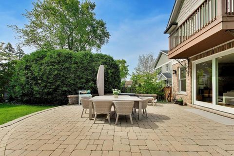 Tiny photo for 713 N Beverly Lane, Arlington Heights, IL 60004 (MLS # 12658952)