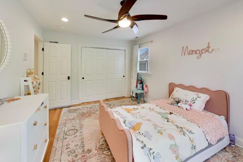 Tiny photo for 713 N Beverly Lane, Arlington Heights, IL 60004 (MLS # 12658952)