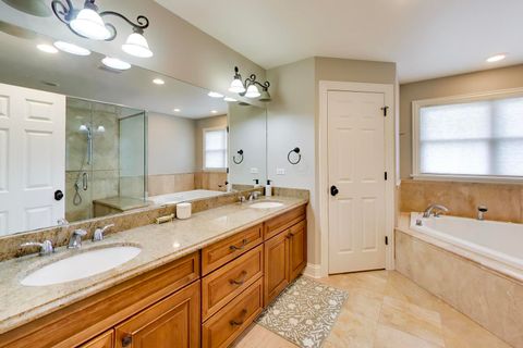 Tiny photo for 713 N Beverly Lane, Arlington Heights, IL 60004 (MLS # 12658952)