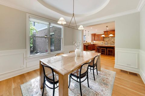 Tiny photo for 713 N Beverly Lane, Arlington Heights, IL 60004 (MLS # 12658952)