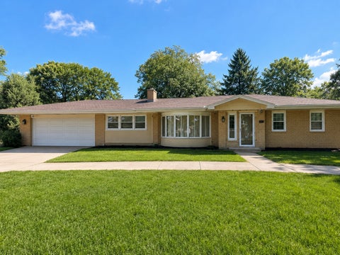 Photo of 1415 Burr Oak Drive, Glenview, IL 60025 (MLS # 12785499)