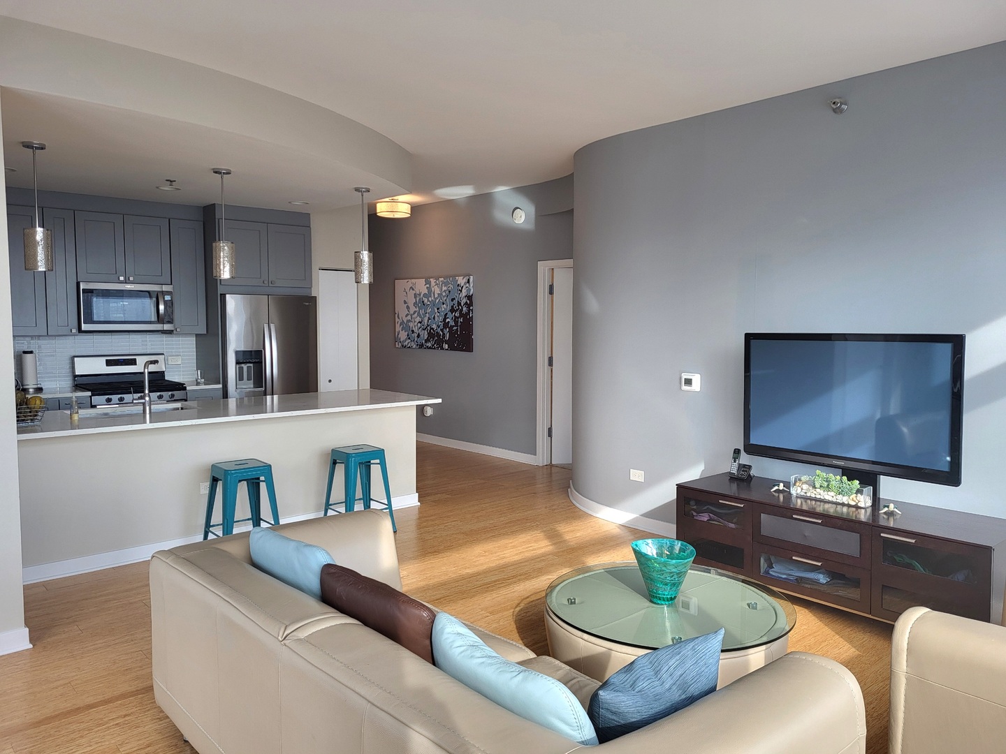 303 W OHIO Street 3003