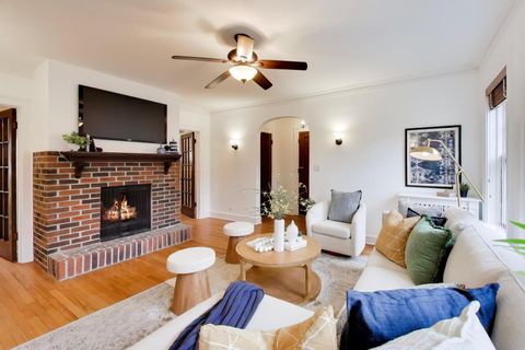 Tiny photo for 1929 Sherman Avenue #2W, Evanston, IL 60201 (MLS # 12546308)