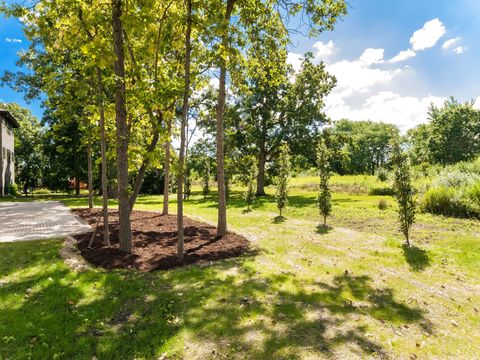 Tiny photo for 1 Morrison Road, Northbrook, IL 60062 (MLS # 12517814)