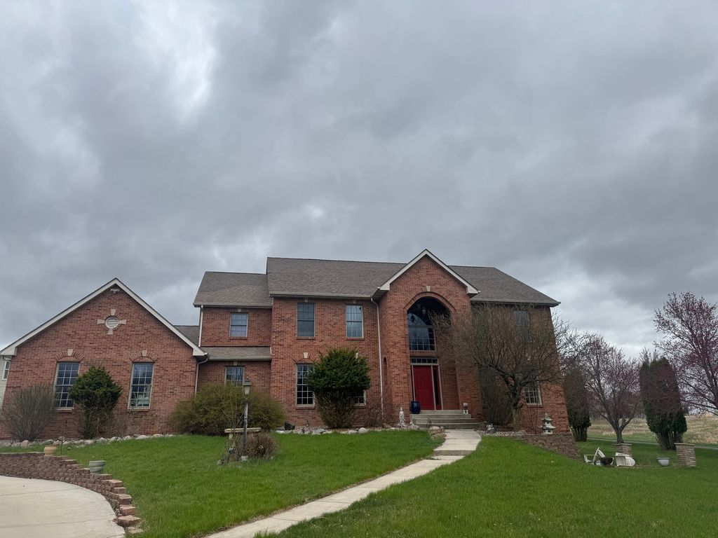 Photo for 8306 E CROCKETT Road, Roscoe, IL 61073 (MLS # 12351410)